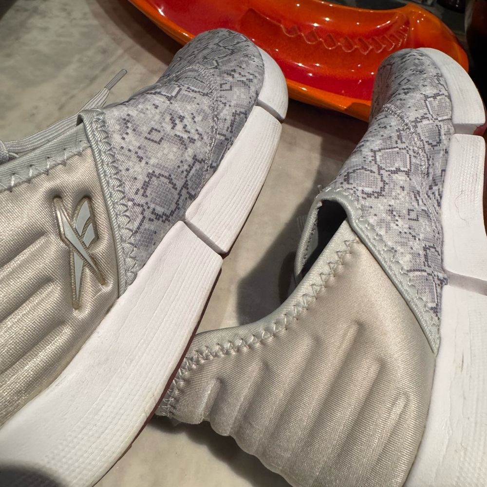 Reebox Gray Snakeskin Sneakers DMX Moving Air - Picture 9 of 9